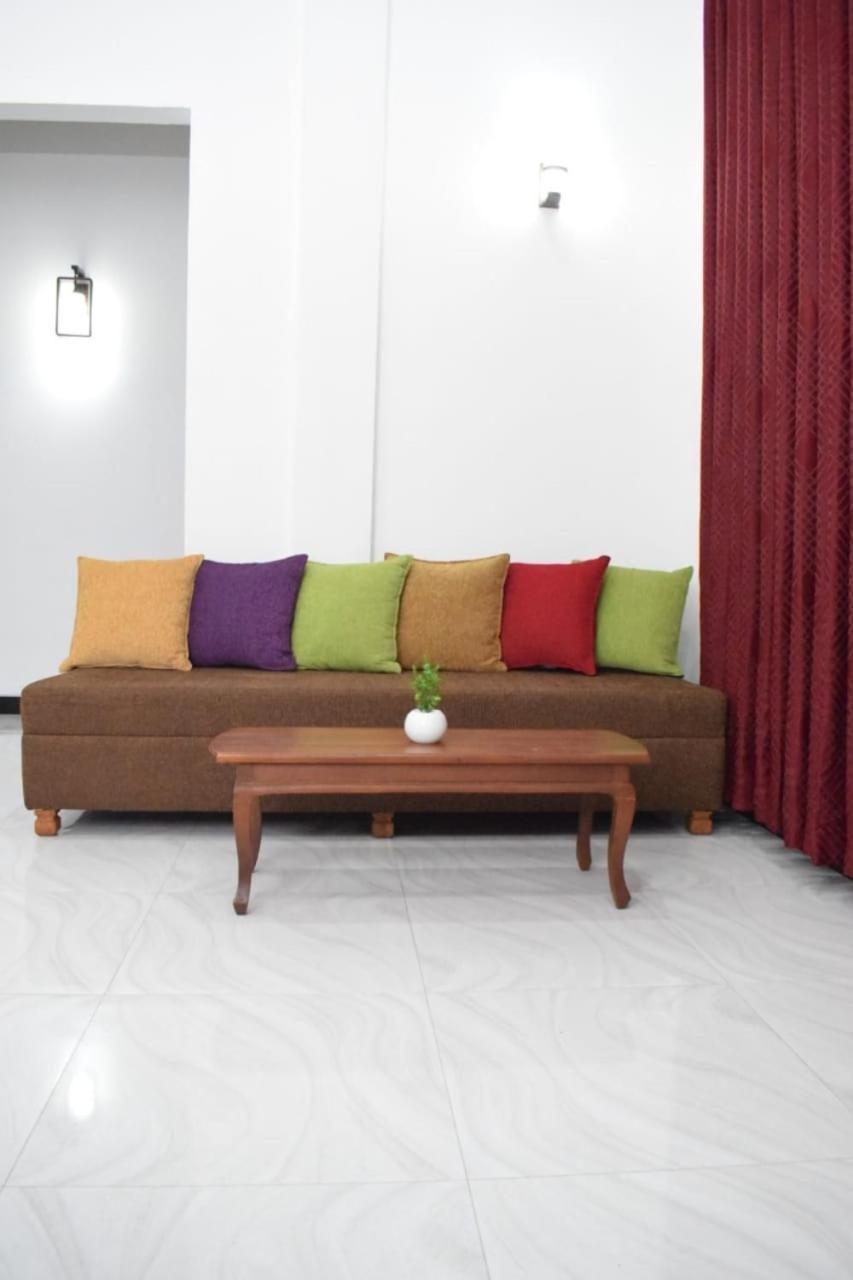 The Alexis'S Guest House Negombo Ngoại thất bức ảnh
