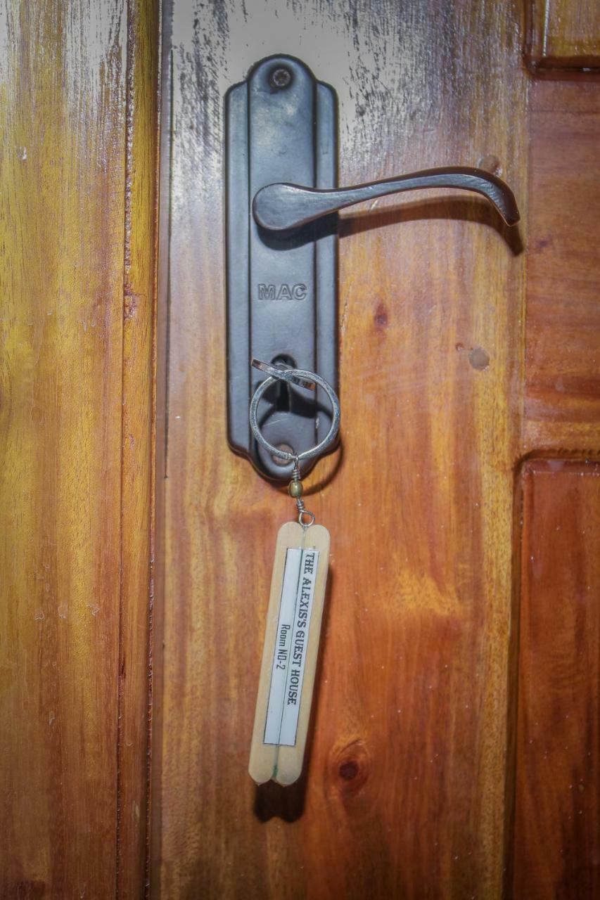 The Alexis'S Guest House Negombo Ngoại thất bức ảnh
